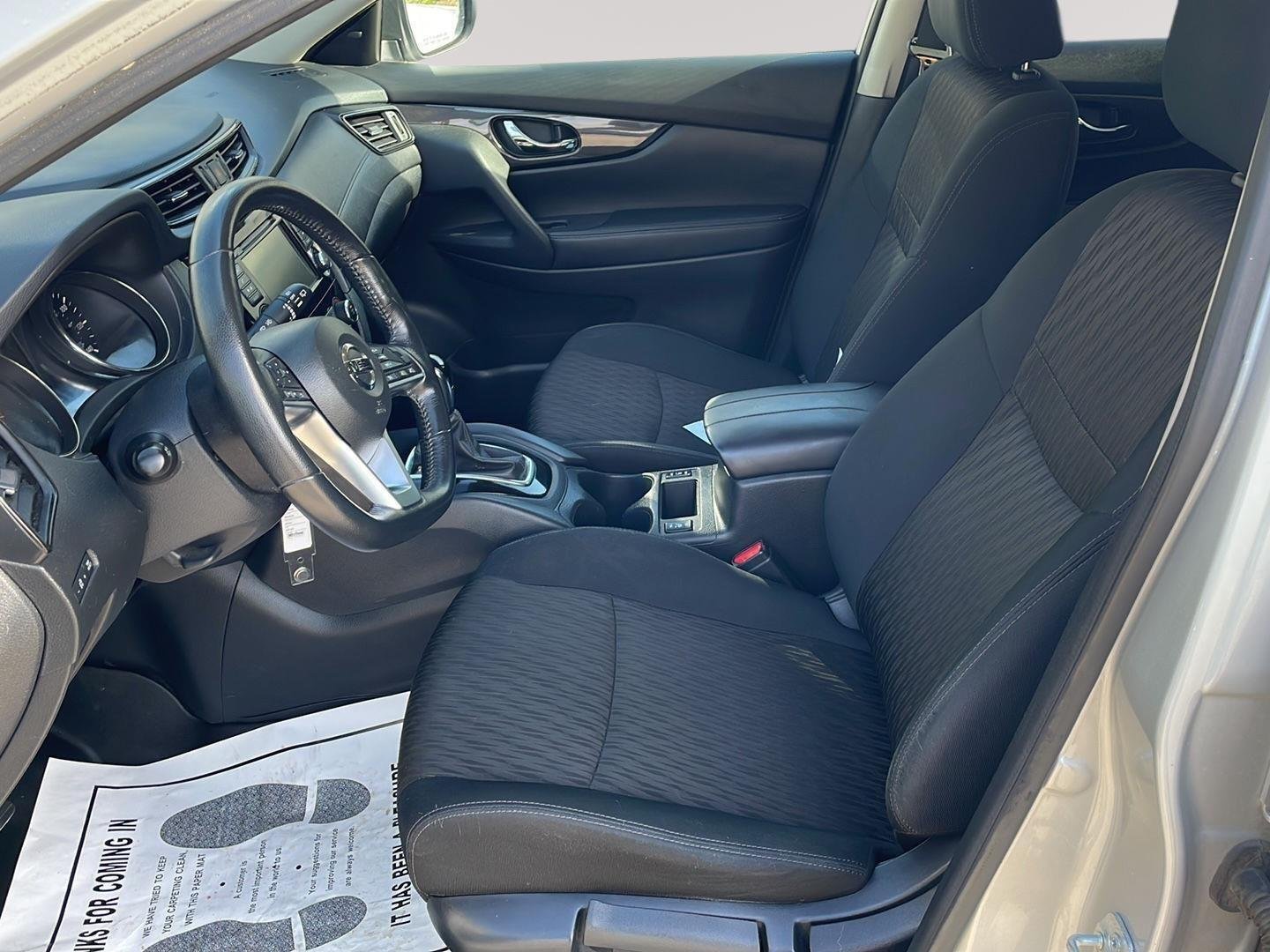 Used 2018 Brilliant Silver Nissan S image 9