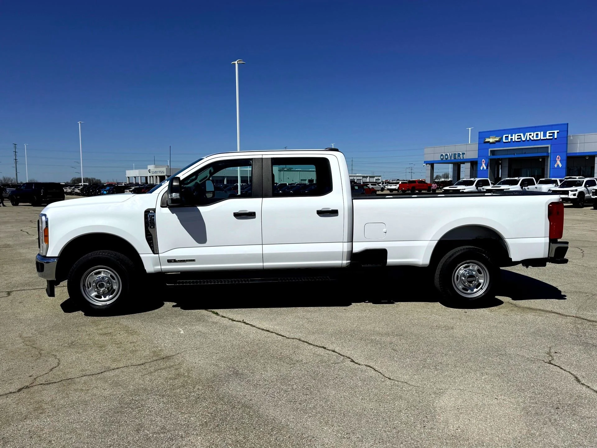 Used 2023  Ford XL image 10