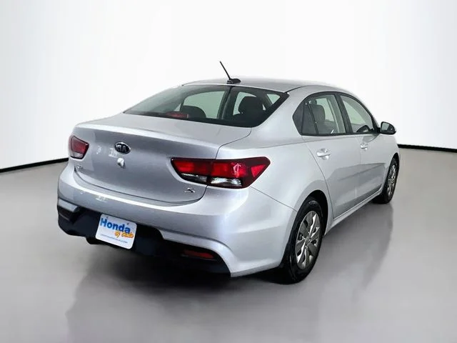Used 2018 Silky Silver Kia S image 22