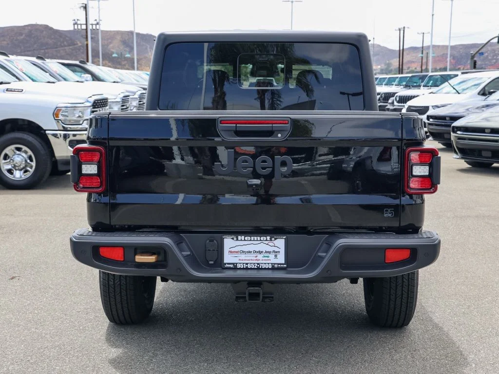 New 2026 Black Clear-Coat Exterior Paint Jeep 85th Anniversary Edition image 5