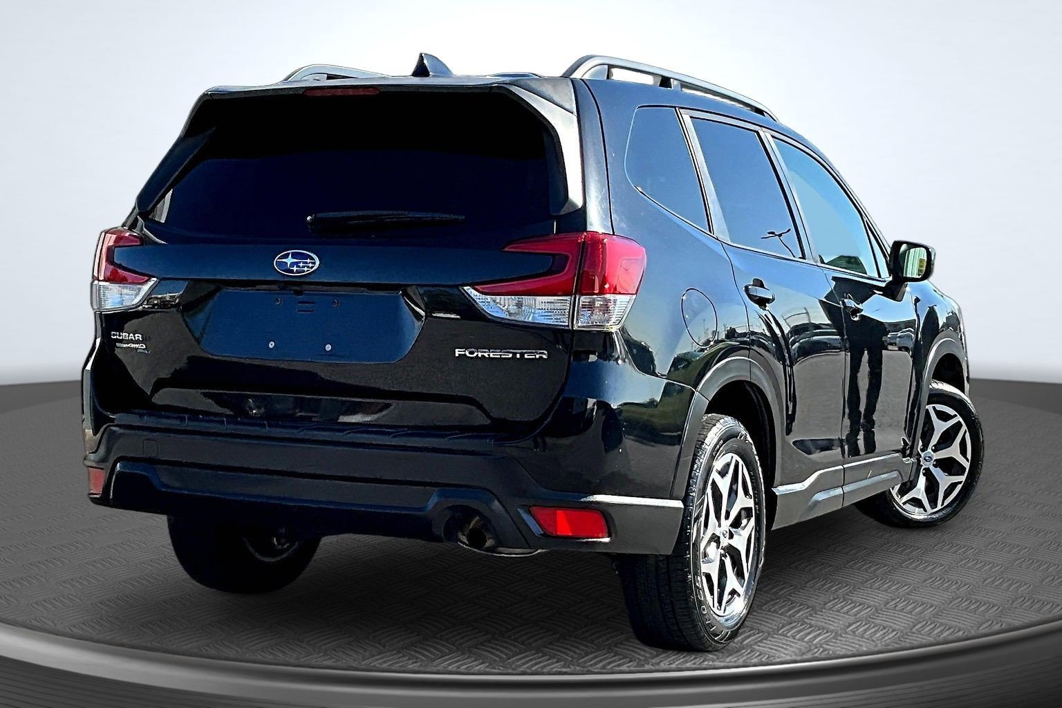 Used 2020 Black Subaru Premium image 5