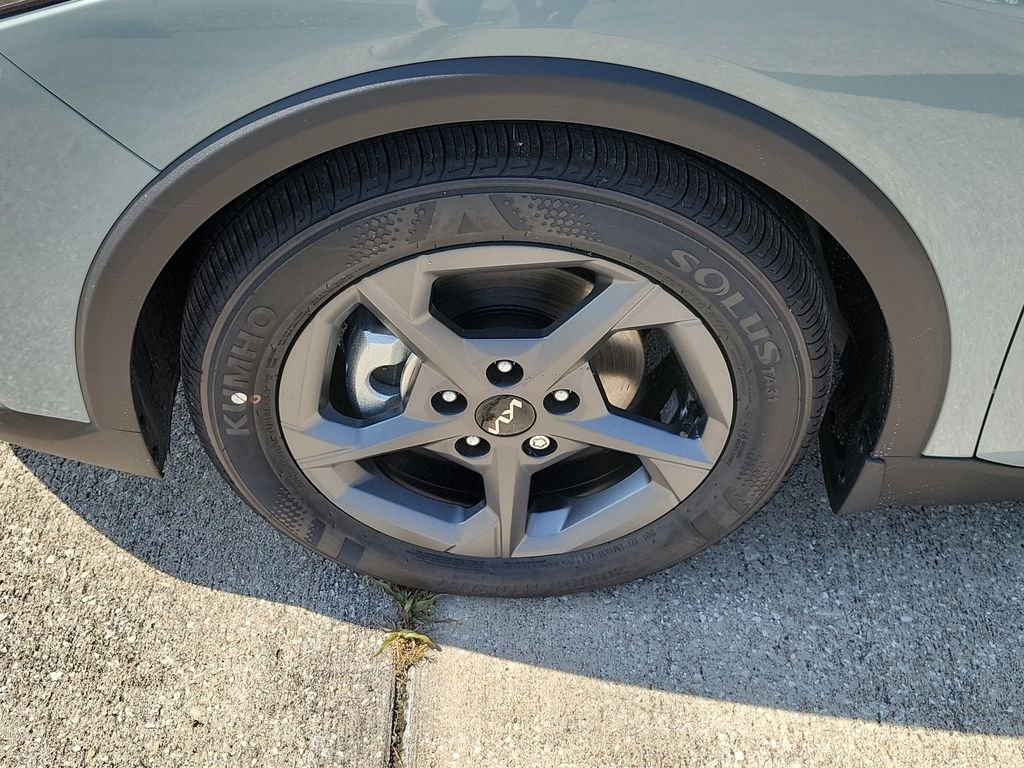 New 2026 Gray Kia LXS image 34