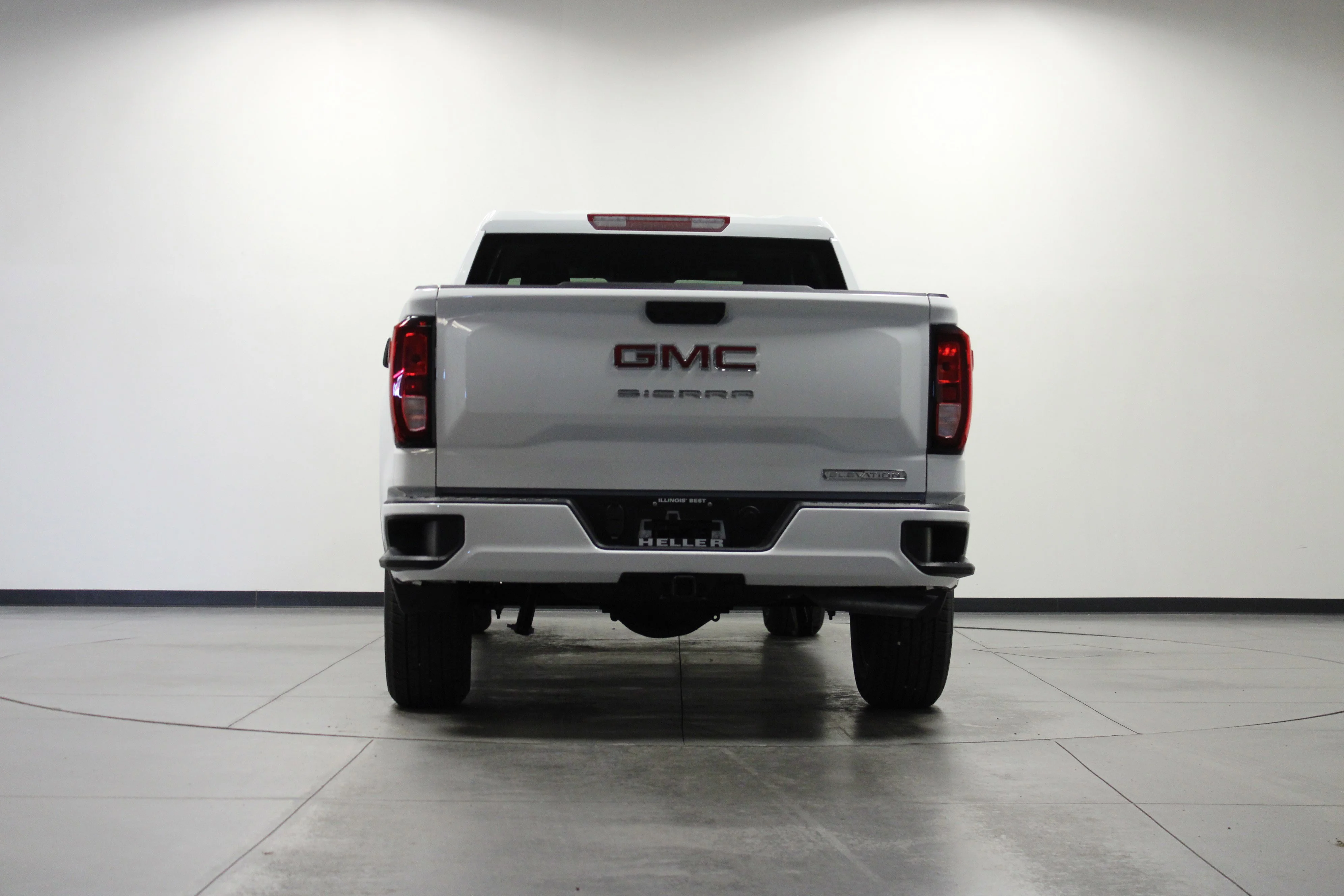New 2026 Summit White GMC Elevation image 5