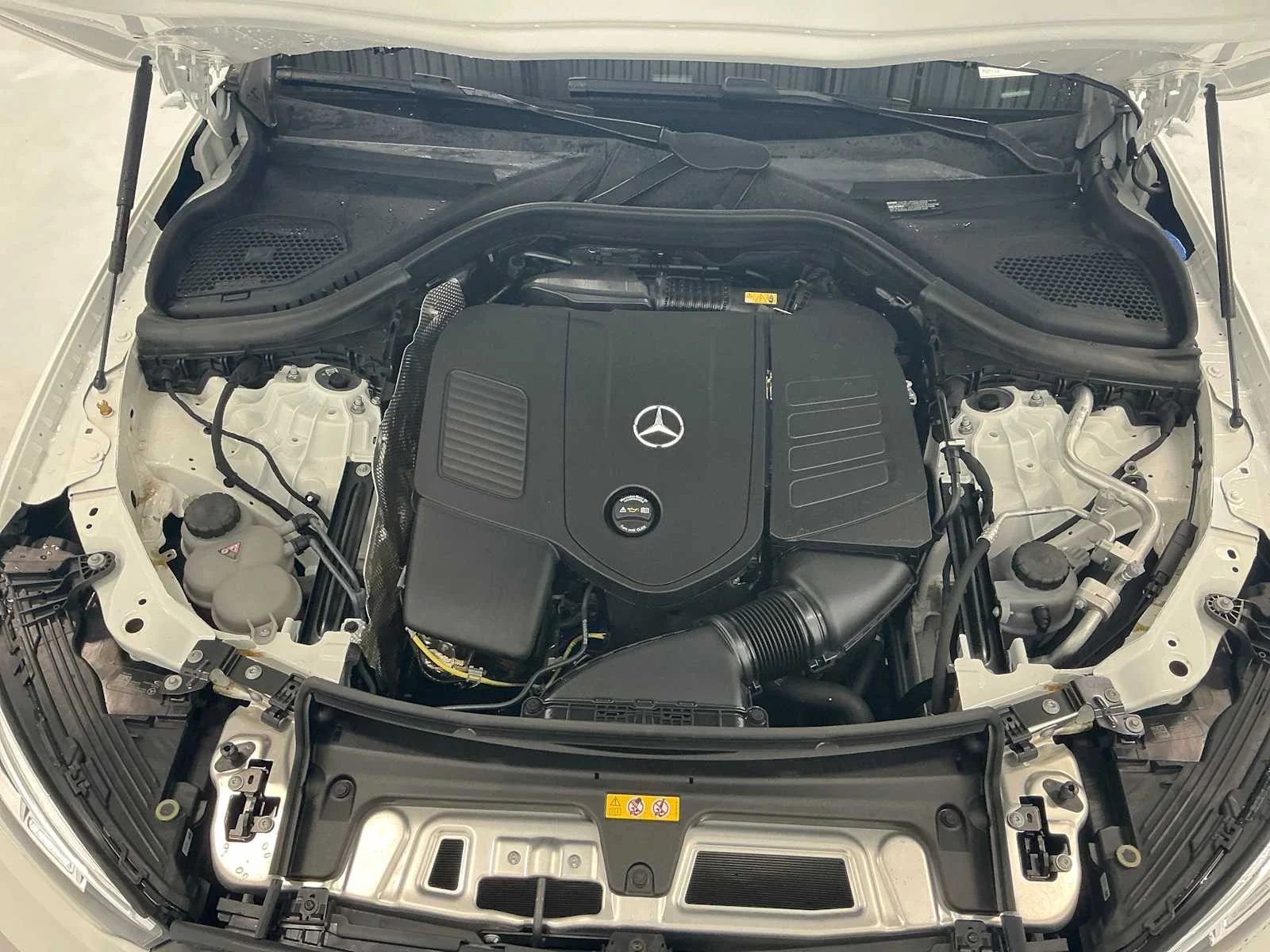 Certified Used 2026 Polar White Mercedes-Benz GLC 300 image 17