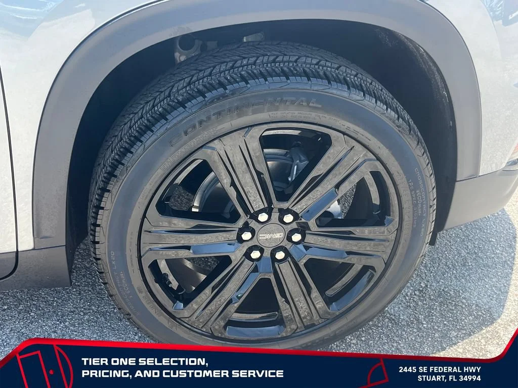 New 2026 Sterling Metallic GMC Elevation image 22