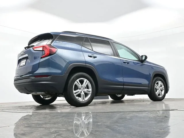 Used 2024 Downpour Metallic GMC SLE image 31