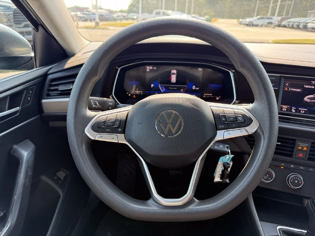 Used 2023 Gray Volkswagen 1.5T S image 9