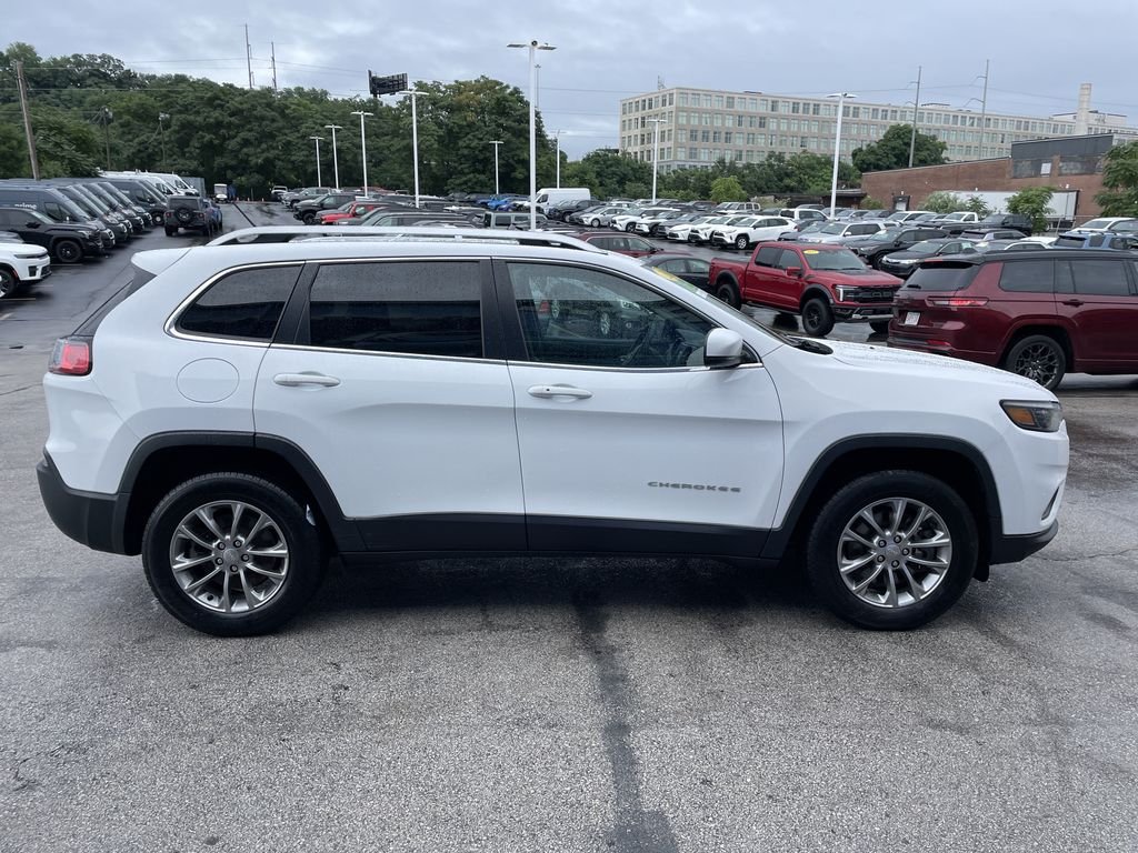 Certified Used 2019 White Jeep Latitude Plus image 6