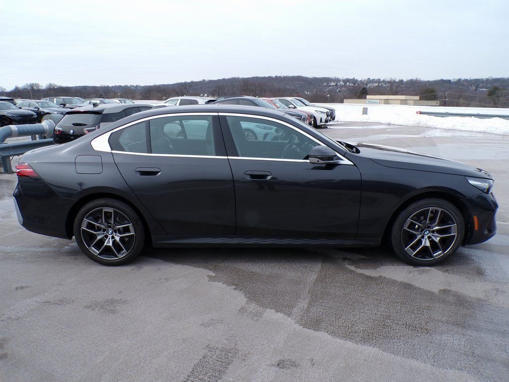 Certified Used 2026 Dark Graphite Metallic BMW 530i xDrive image 7