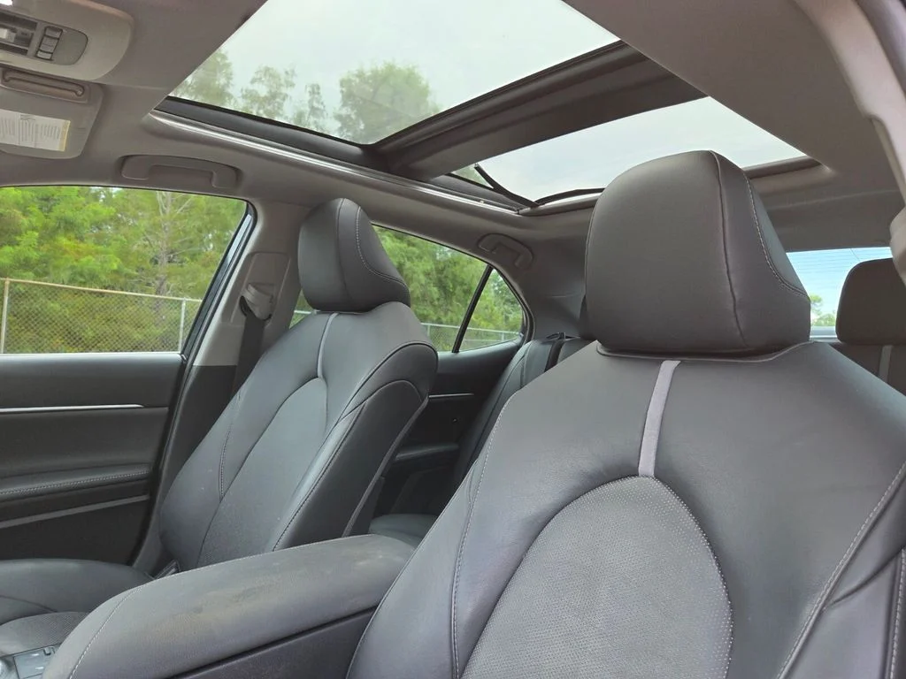 Used 2019 Blue Toyota XSE V6 image 23