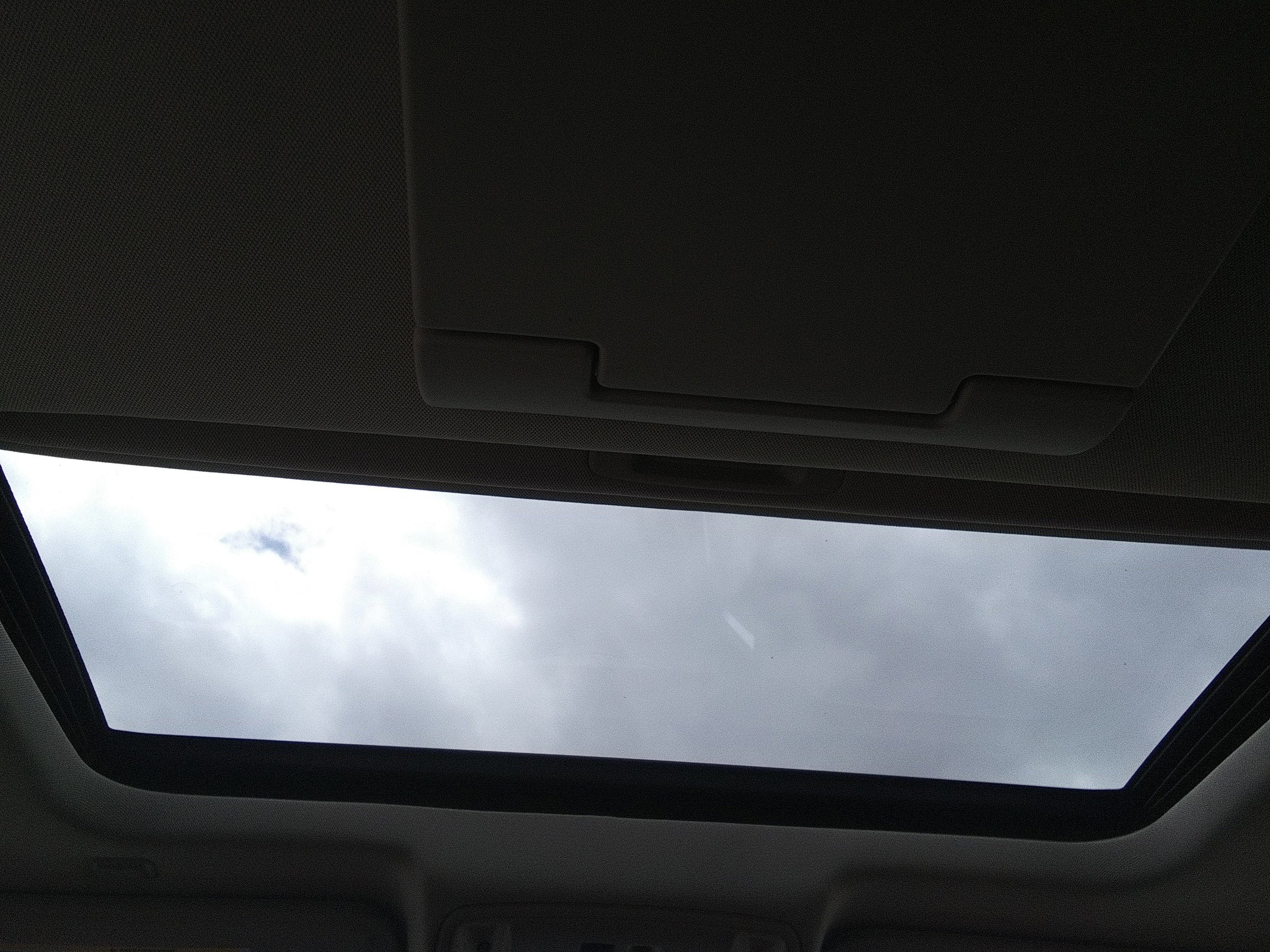 Used 2015 White Cadillac Premium image 17
