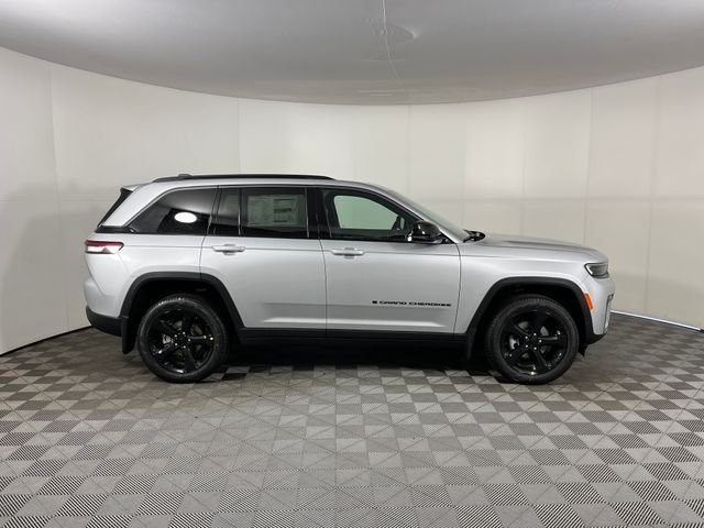 New 2026 Silver Zynith Jeep Limited image 4