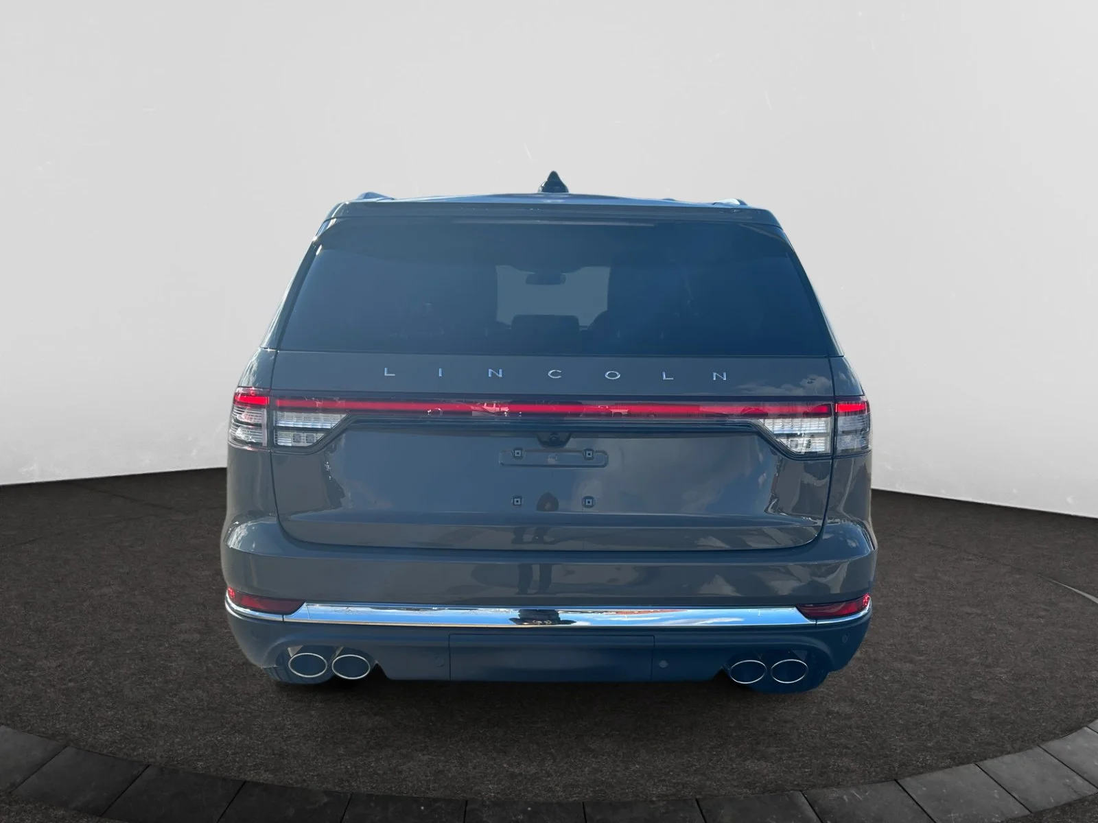 New 2026 Harbour Grey Clearcoat Lincoln Premiere image 4
