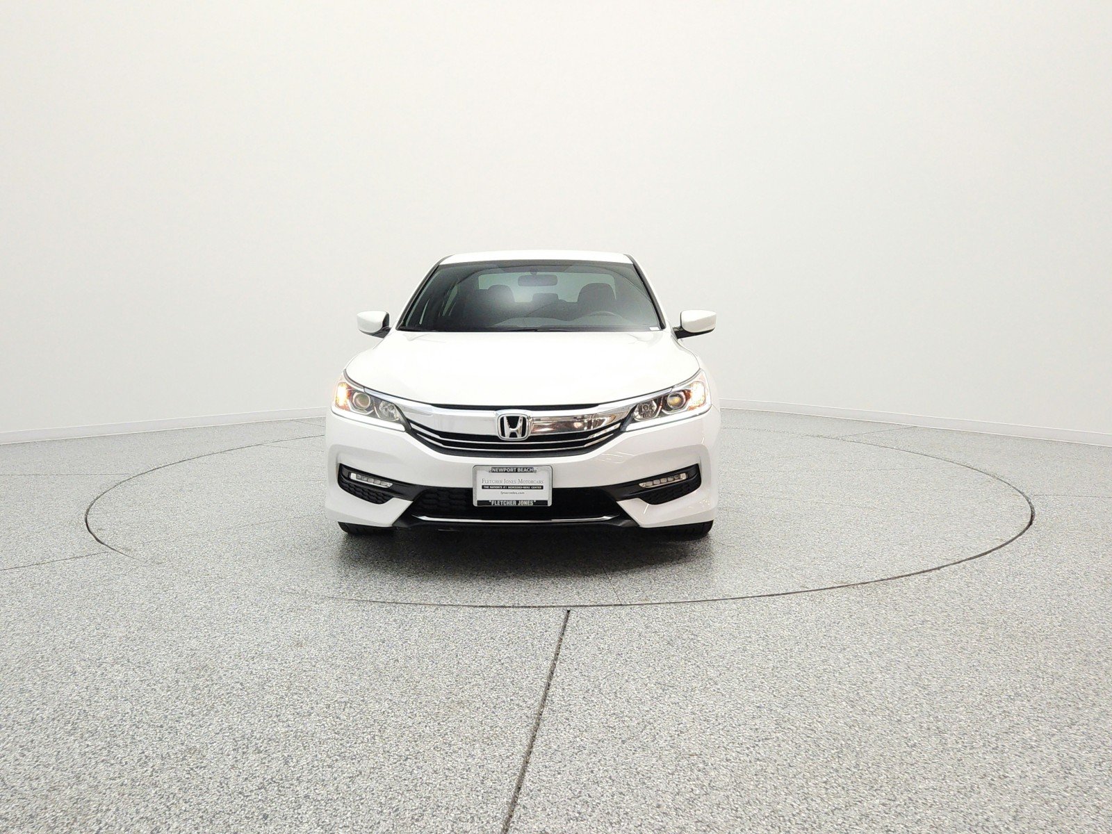 Used 2016 White Orchid Pearl Honda 4dr I4 CVT Sport image 2