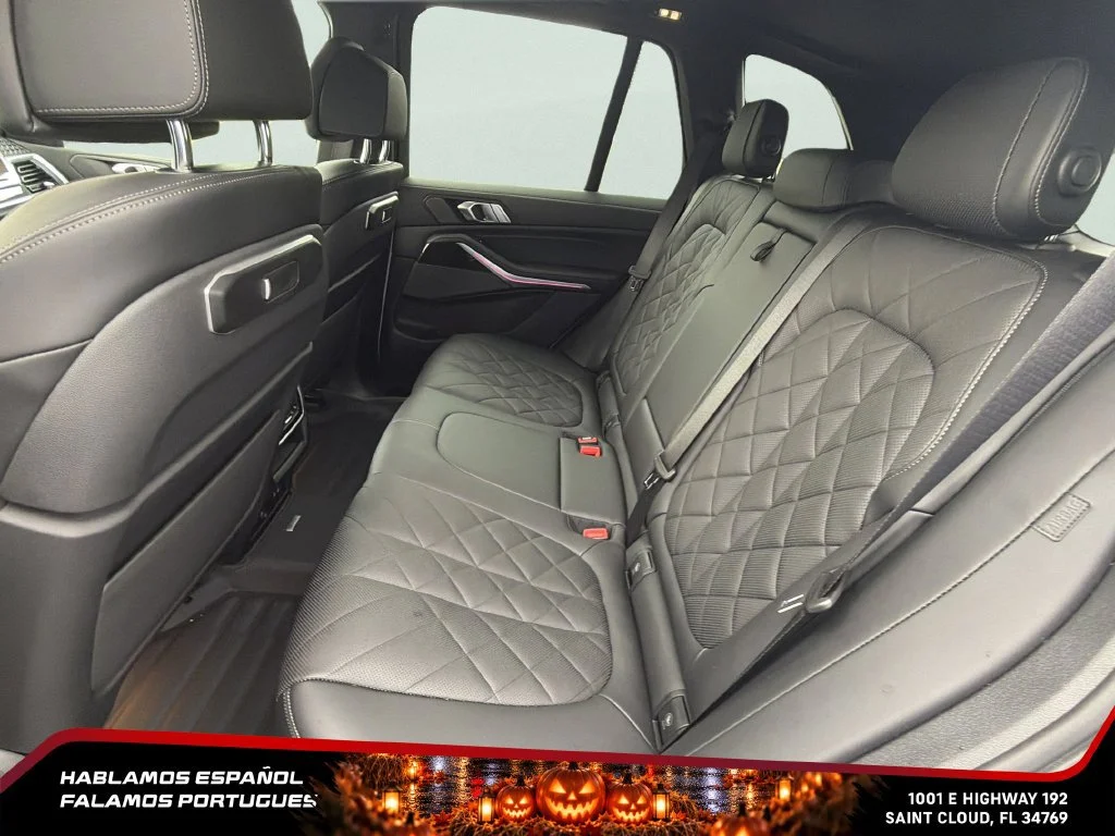 Used 2024  BMW xDrive40i image 25
