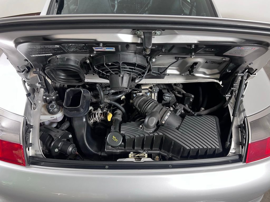 Used 2003  Porsche Carrera image 18