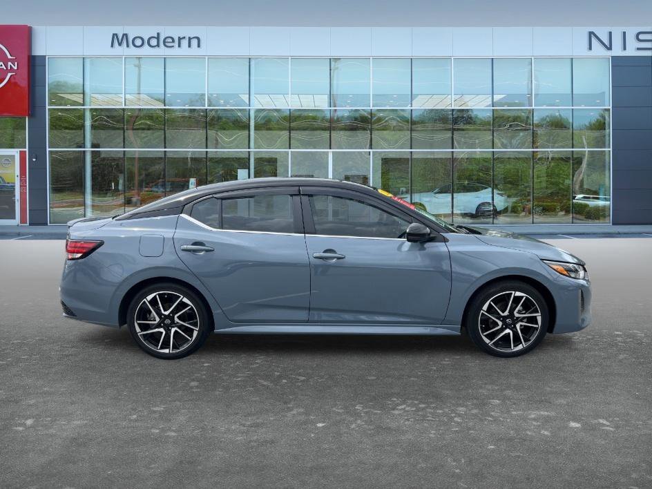 Used 2024 Atlantic Gray Metallic/Super Black Nissan SR image 4