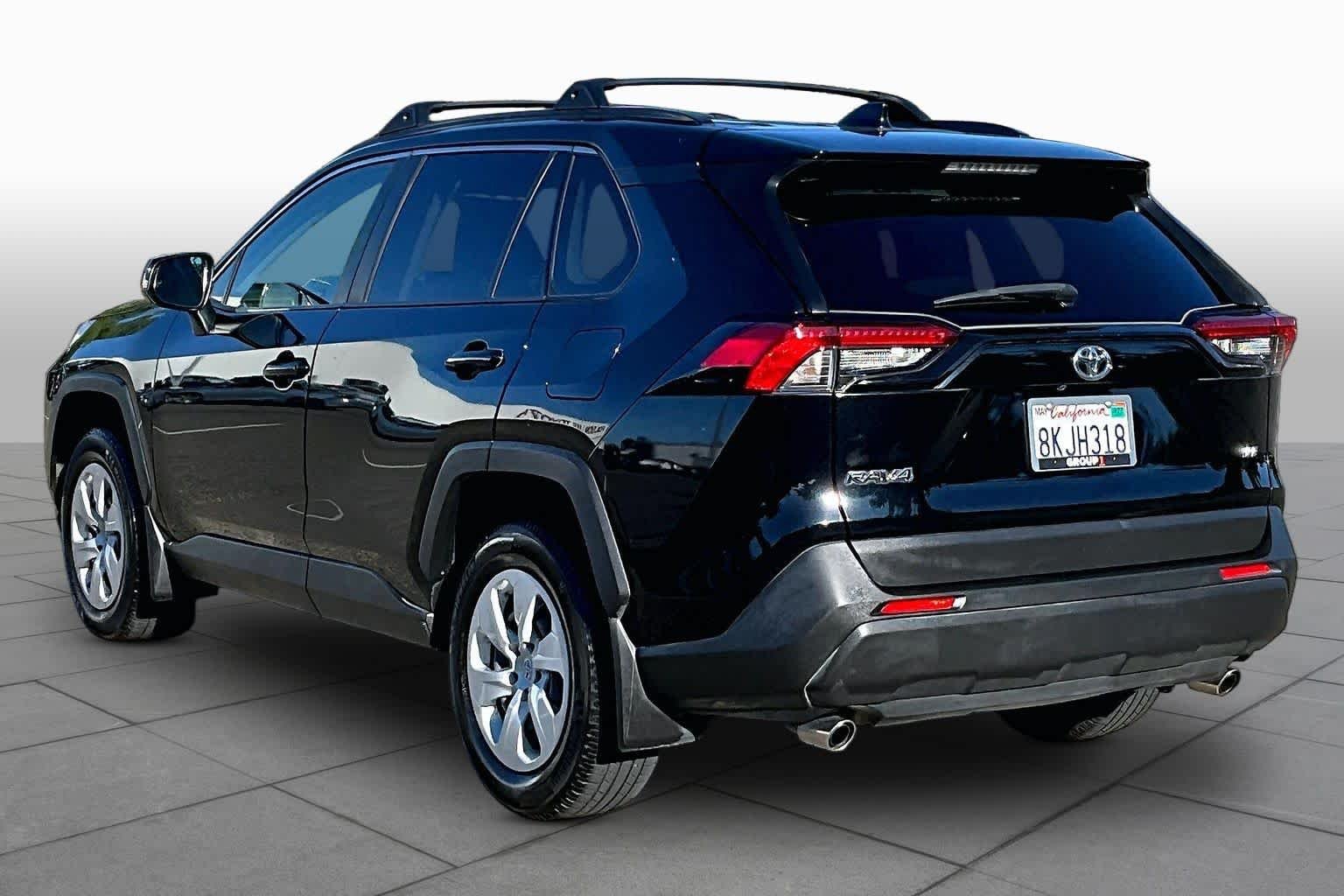 Used 2019 Midnight Black Metallic Toyota LE image 11