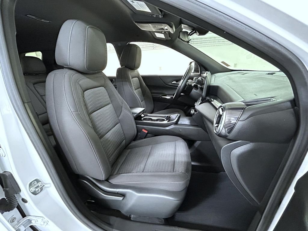 Used 2025 White Chevrolet LT image 15