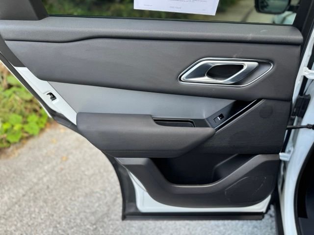 Used 2024 Fuji White Land Rover S image 11