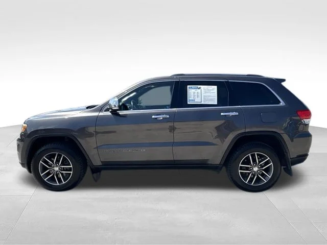 Used 2017 Gray Jeep Limited image 4