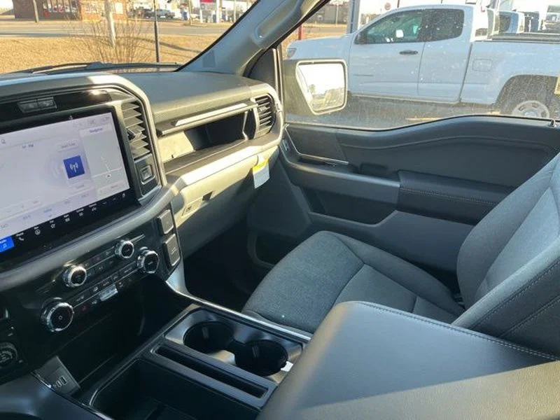 New 2026 Agate Black Metallic Ford XLT image 11
