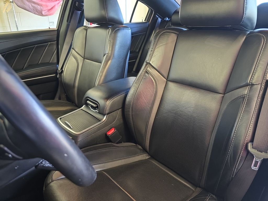 Used 2022 Black Dodge SXT image 17