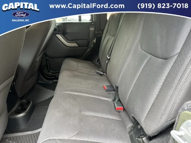 Used 2015 Green Jeep Unlimited Sport image 18