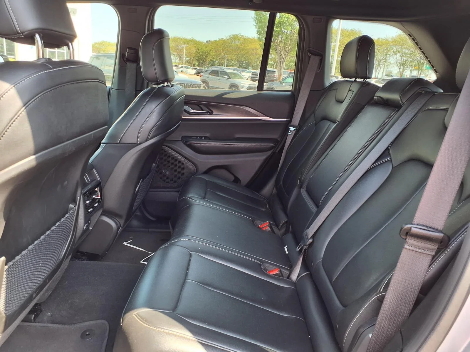 Used 2025 Silver Zynith Jeep Limited image 20