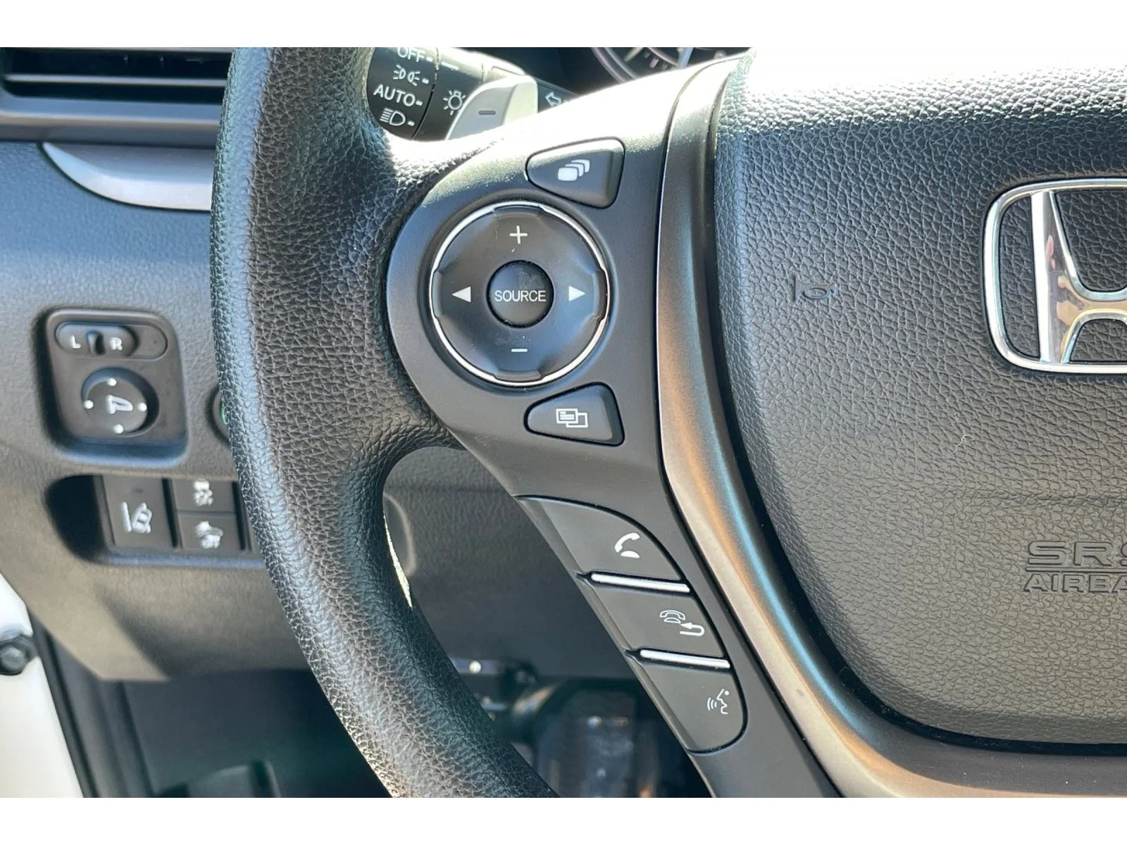 Used 2023 Platinum White Pearl Honda Sport image 33