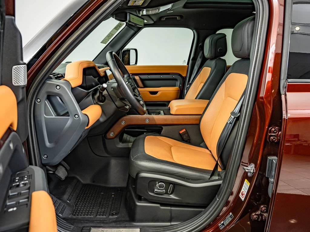 Used 2024 Sedona Red Land Rover X-Dynamic SE image 32