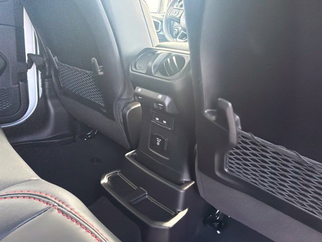 New 2027 Bright White Clear-Coat Paint Jeep Rubicon X image 14