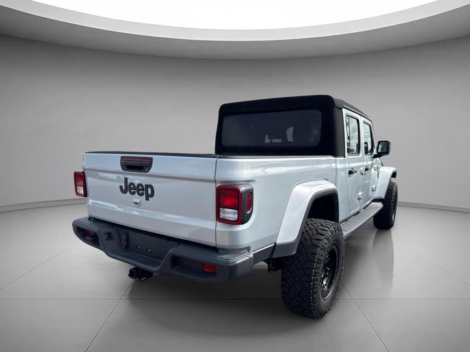 Used 2022 Silver Zynith Clearcoat Jeep Sport S image 20