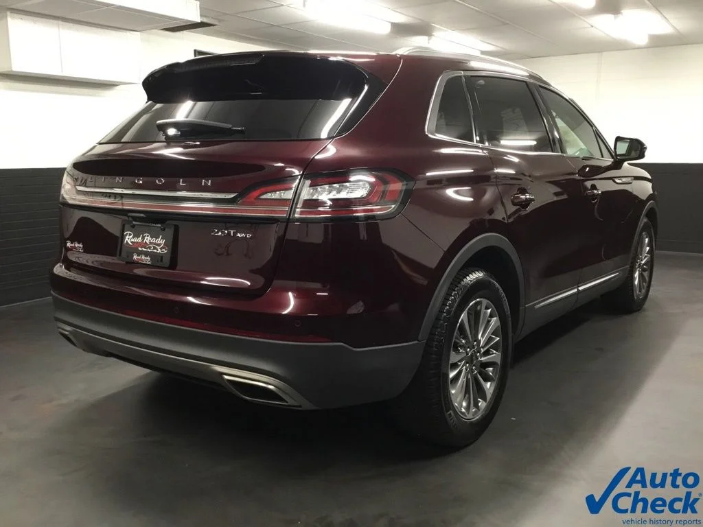 Used 2020 Red Lincoln Reserve image 10