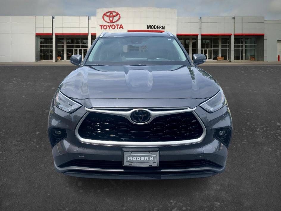 Used 2023 Magnetic Gray Metallic Toyota XLE image 2