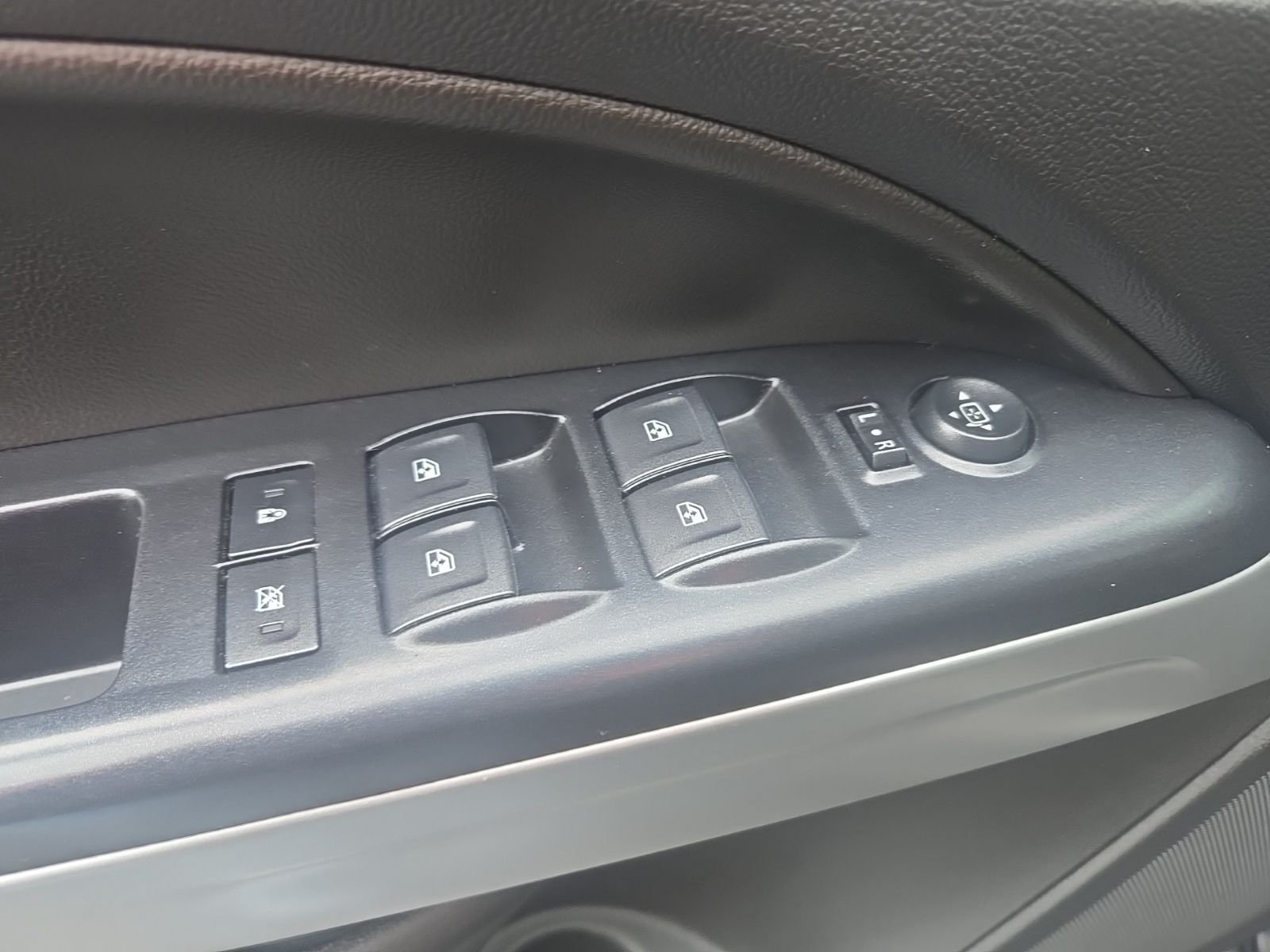 Used 2021 Black Chevrolet ZR2 image 21