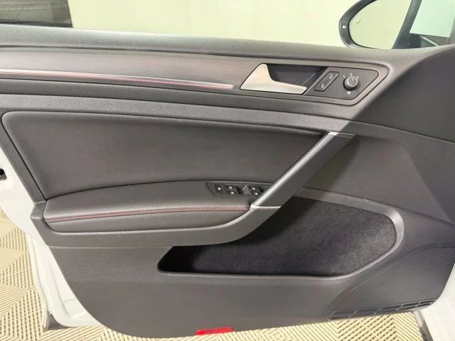 Used 2020 White Volkswagen Autobahn image 19