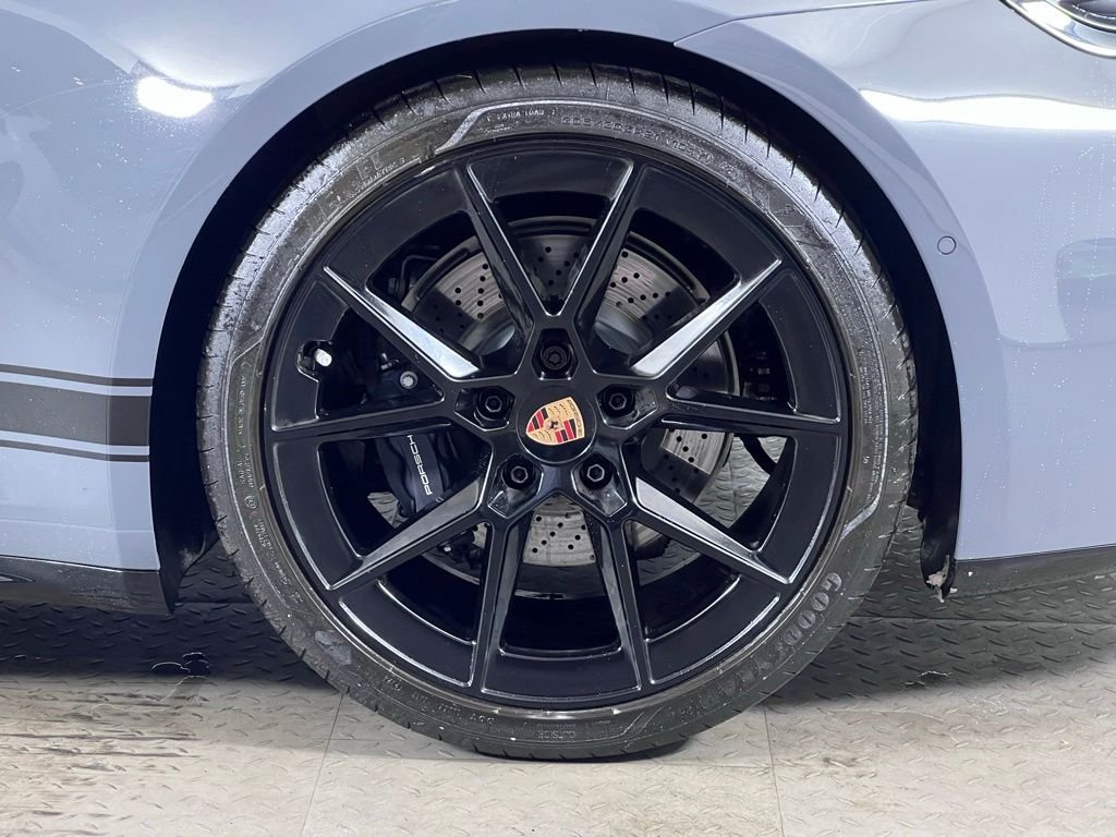 Certified Used 2025  Porsche Carrera image 12