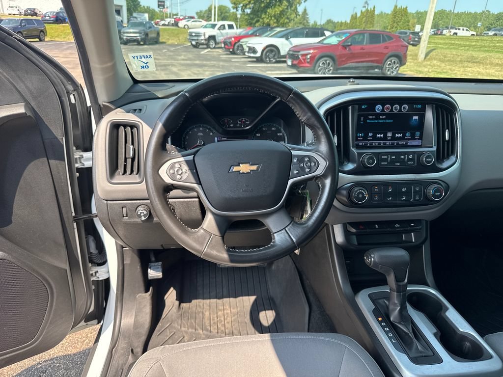 Used 2018 SUMMIT WHITE Chevrolet 4WD LT image 13