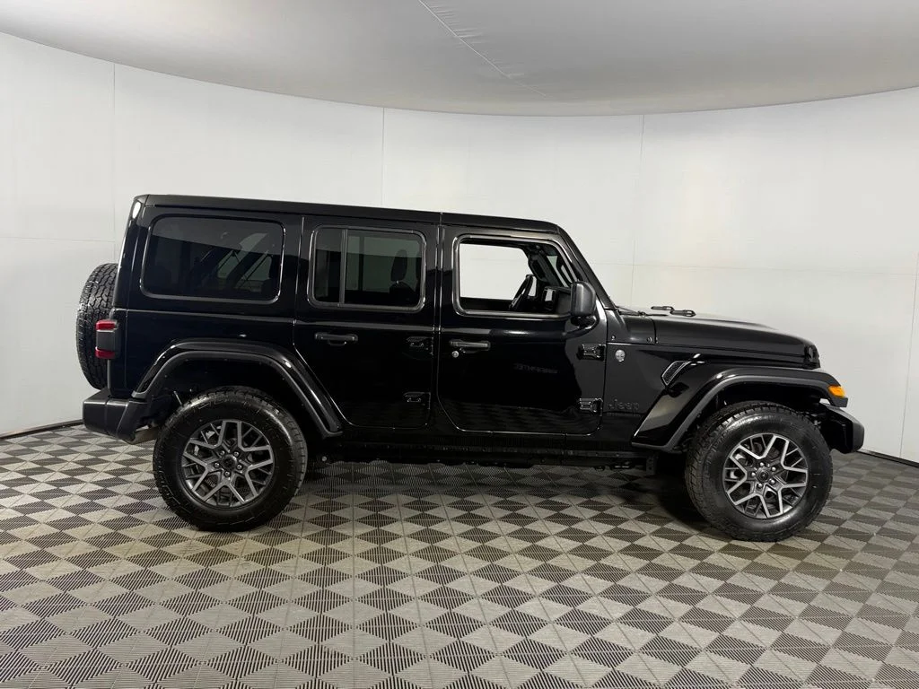 Used 2025 Black Jeep Sahara image 6
