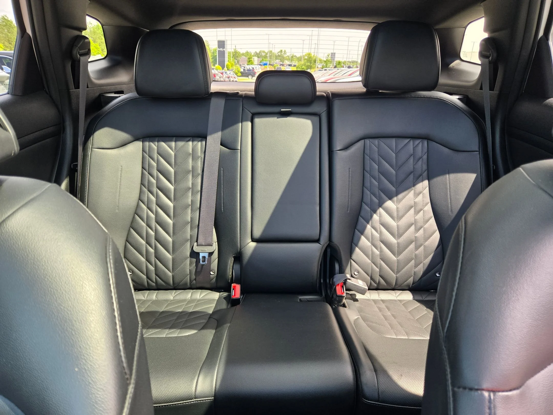 Used 2024 Glacial White Pearl Kia X-Line image 13