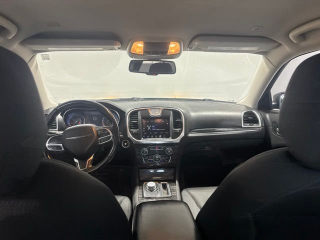 Used 2020  Chrysler Touring image 18