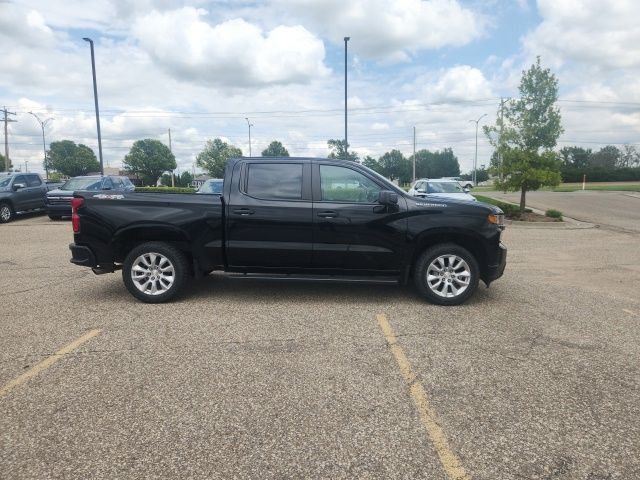 Used 2019 Black Chevrolet Custom image 3