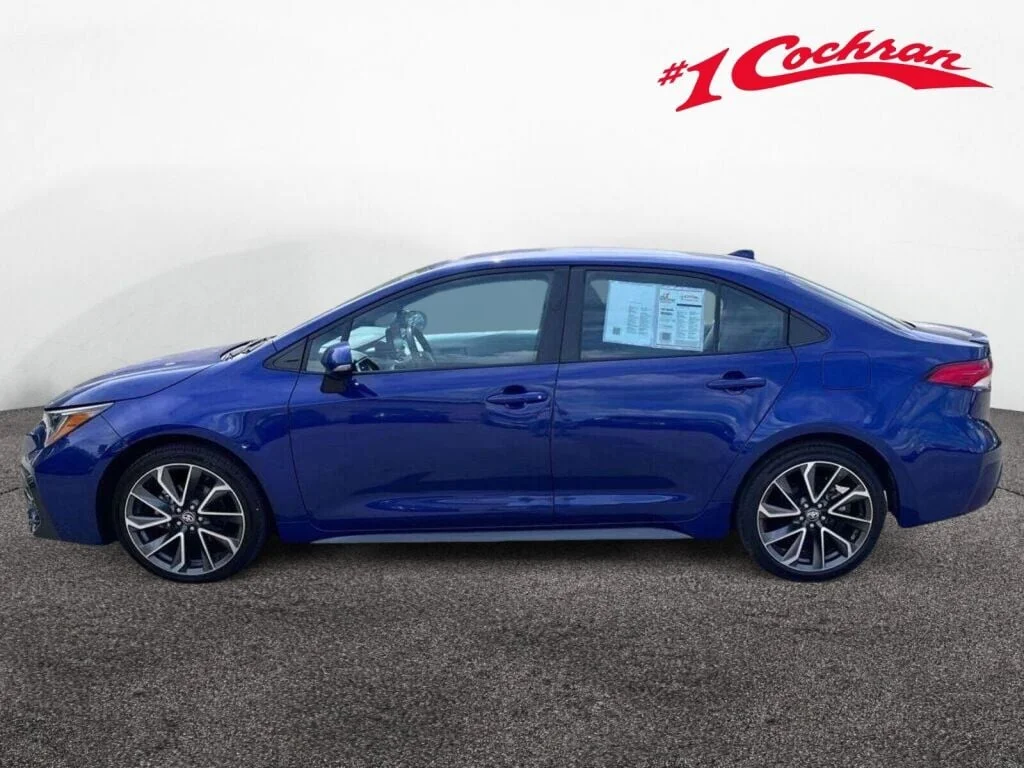 Certified Used 2022 Blue Crush Metallic Toyota SE image 10