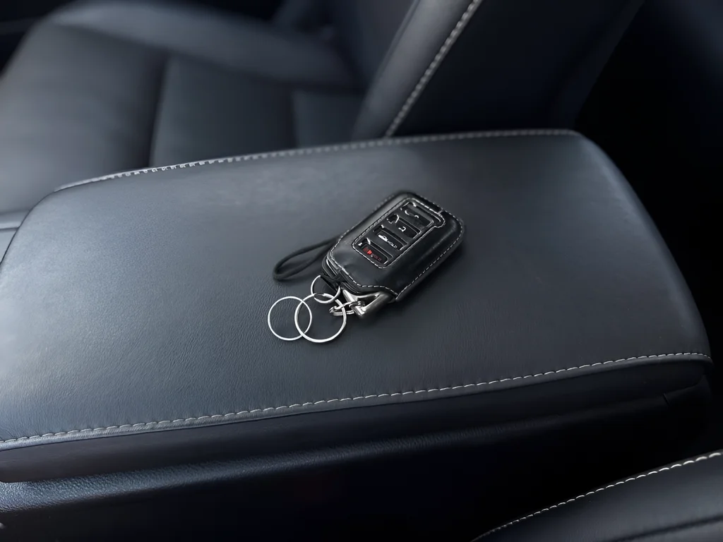 Used 2017 White Lexus 350 image 24