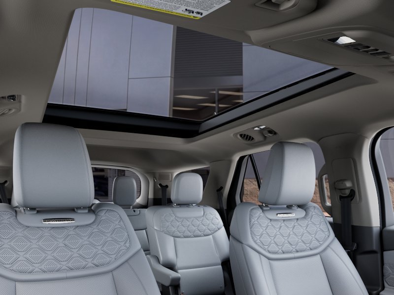 New 2027 Star White Metallic Tri-Coat Ford Platinum™ image 22
