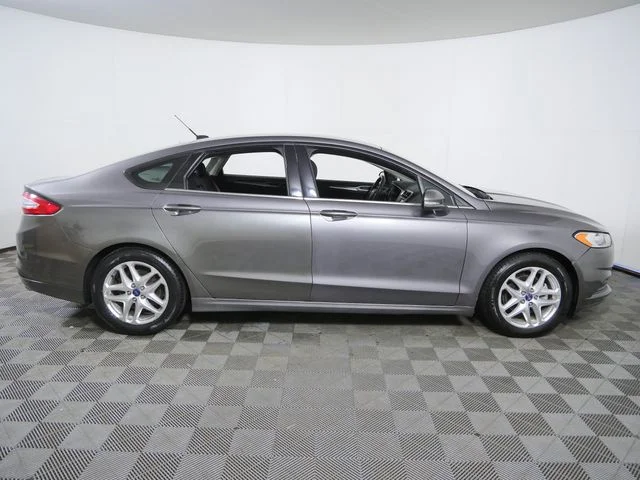 Used 2013 Gray Ford SE image 8