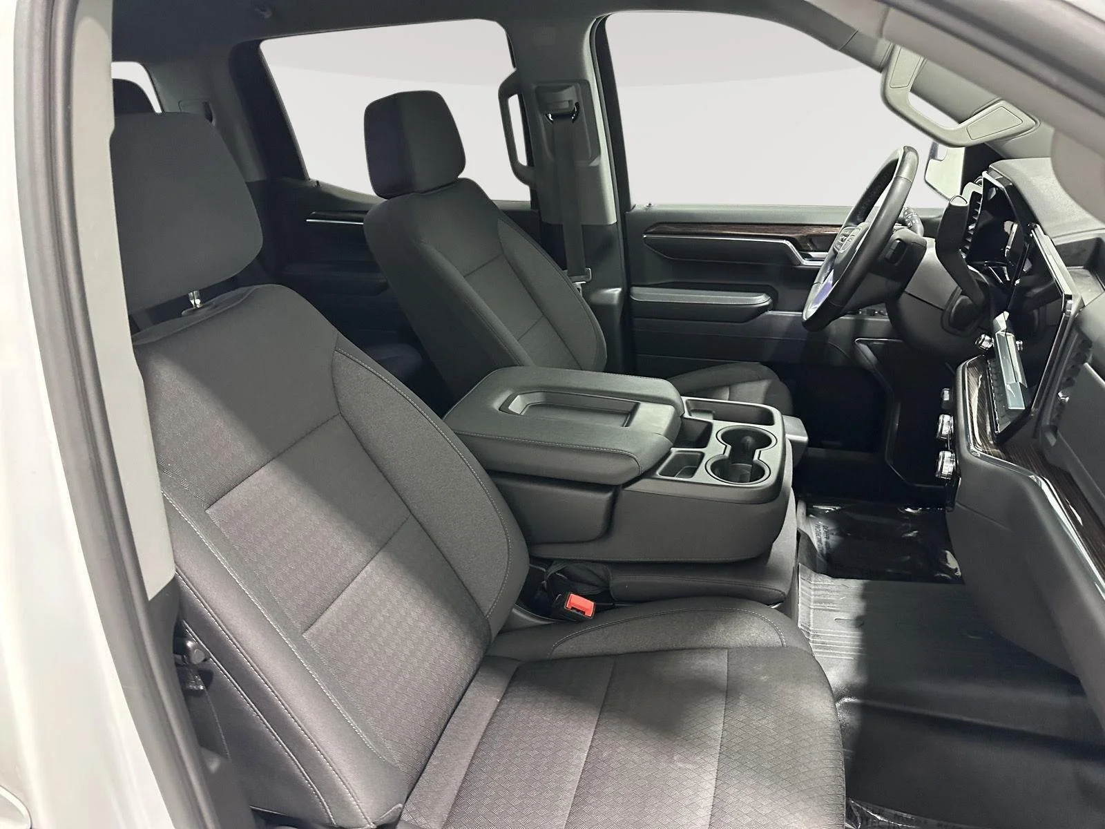 Used 2024 Summit White GMC Elevation image 27