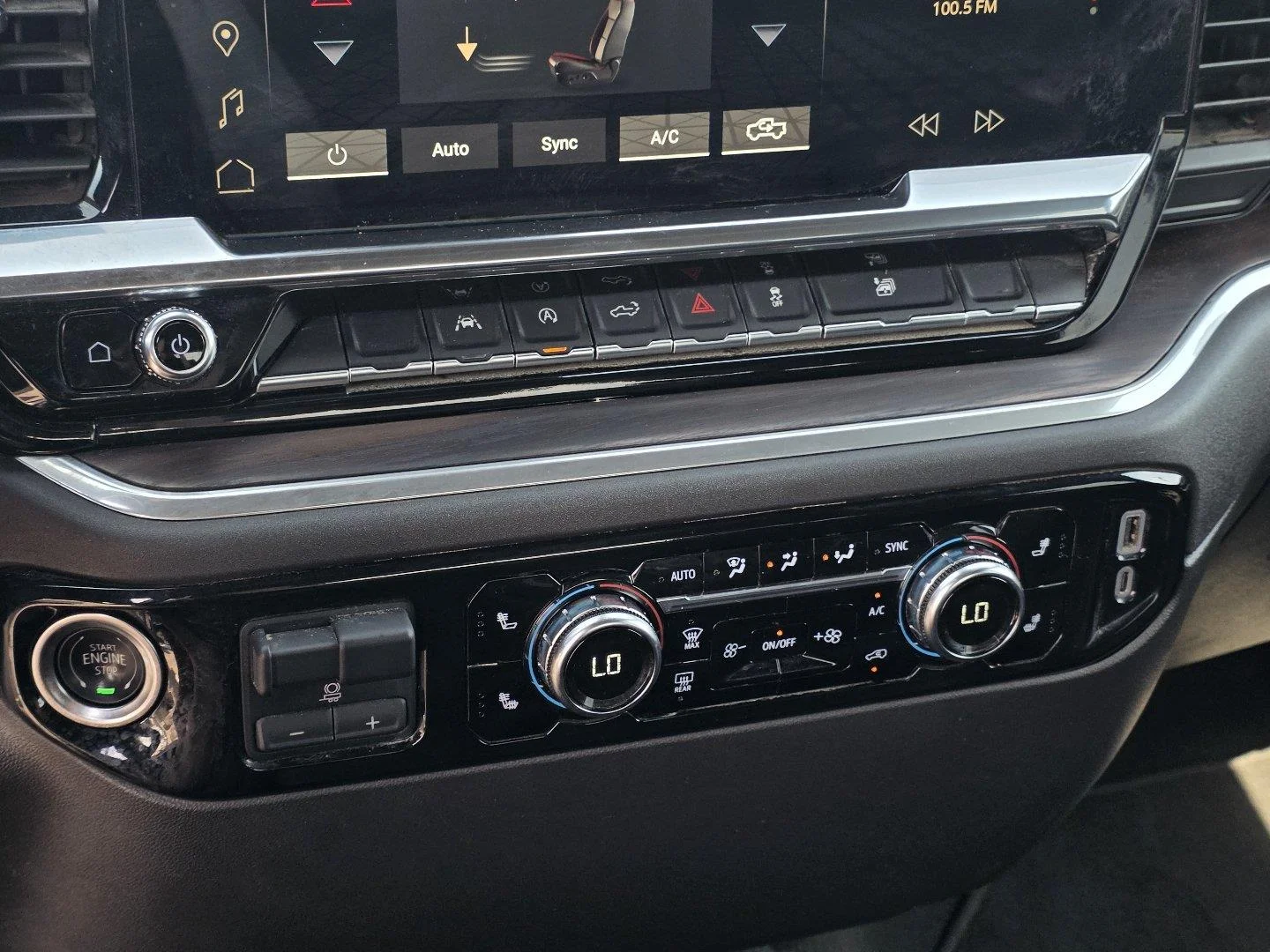 Used 2025 Summit White GMC SLT image 18