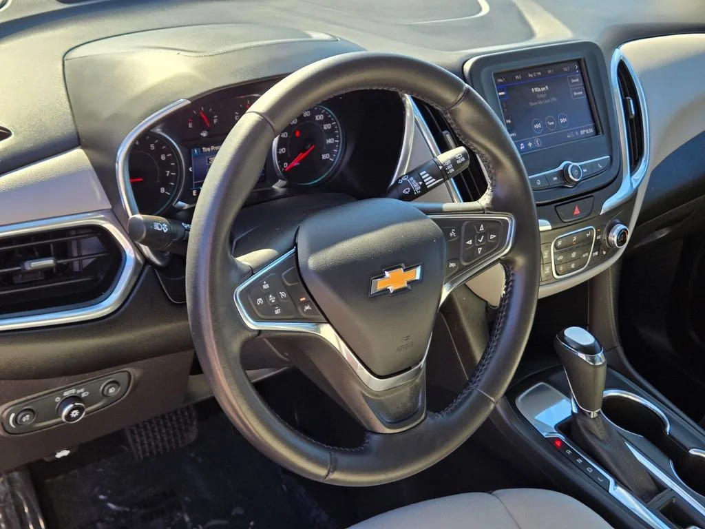 Used 2021 SILVER ICE METALLIC Chevrolet LT image 20
